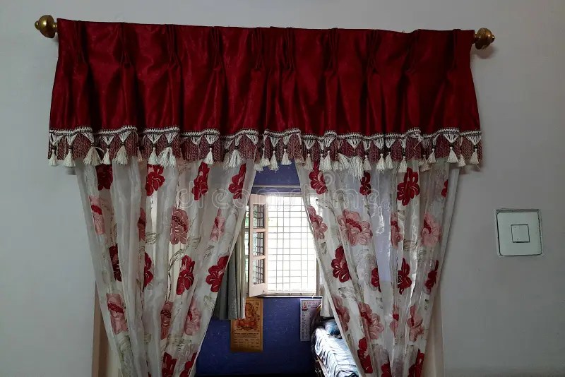 İ.M.4: perde ve&nbsp;duvar